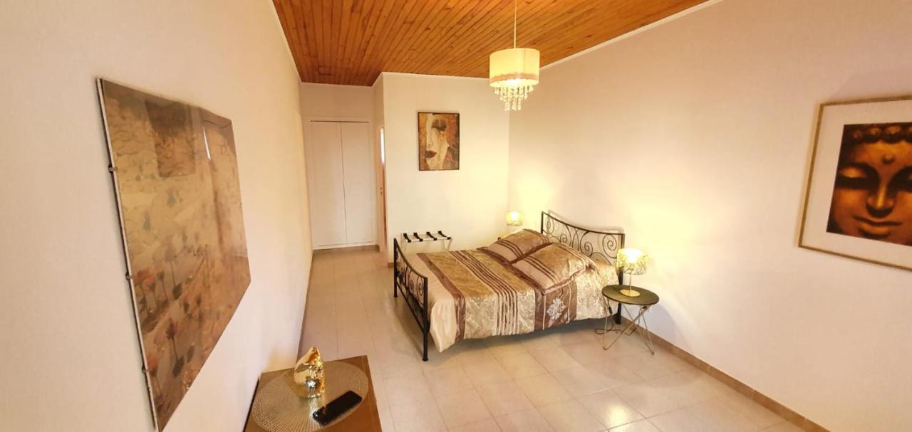 Bed and Breakfast Chez Isabelle Luri Экстерьер фото