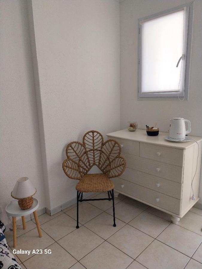 Bed and Breakfast Chez Isabelle Luri Экстерьер фото